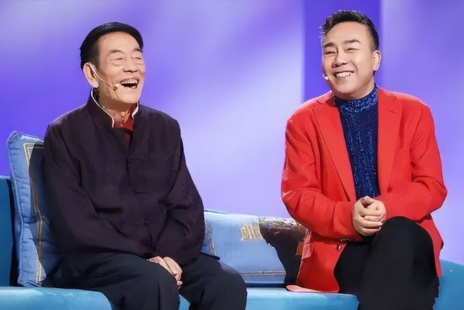 华子93岁的杨少华终于开始“享福”了K8凯发国际大口吃肉大碗喝酒、爱抽(图11)