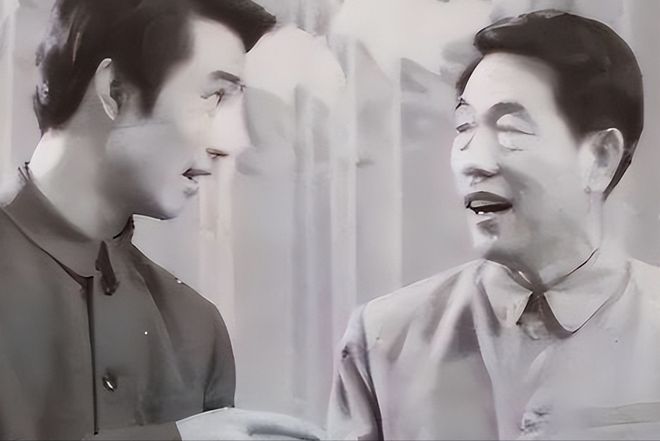 华子93岁的杨少华终于开始“享福”了K8凯发国际大口吃肉大碗喝酒、爱抽(图13)