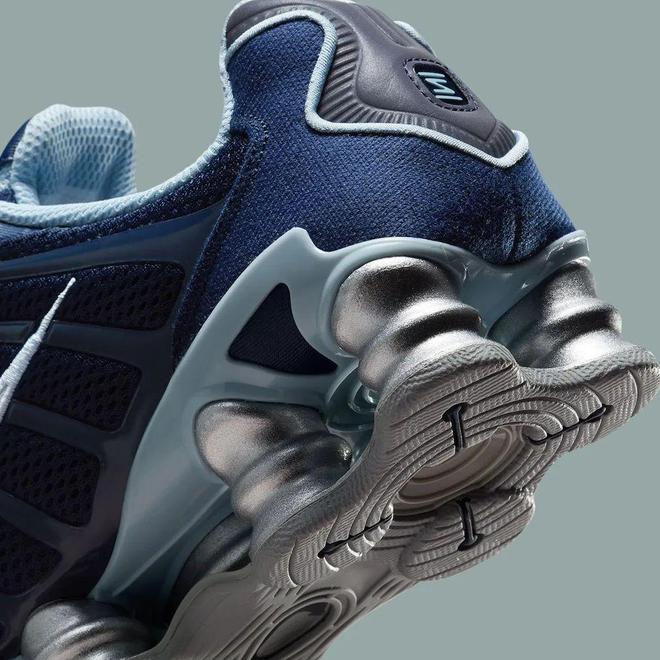 典「气柱鞋」复刻回归！还是讨喜配色！凯发K8旗舰厅AG客服Nike 经