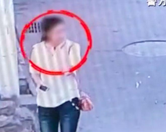 4个男人睡她2014年她被4个男子抛尸凯发K8国际26岁女孩“上门服务”拒绝(图2)